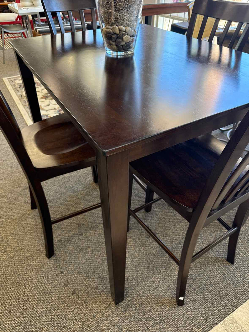 Ashley Pub Table / Chairs