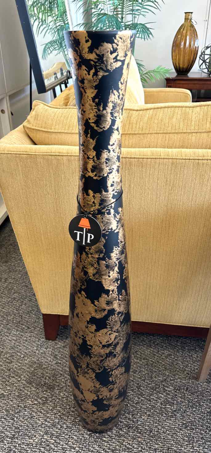 Vase/Urn