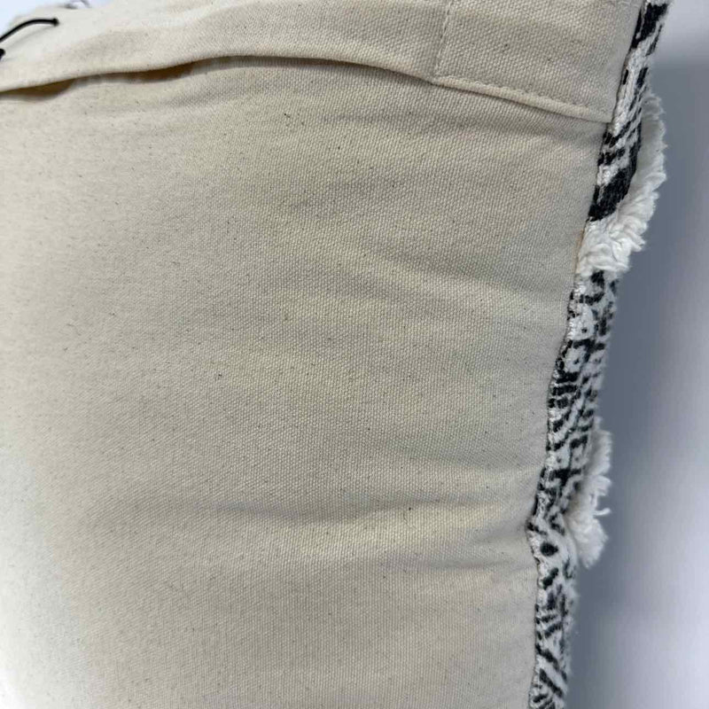 Saro Lifestyle Pillow