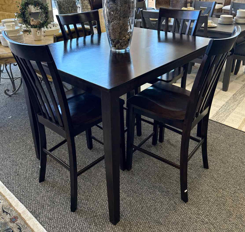 Ashley Pub Table / Chairs